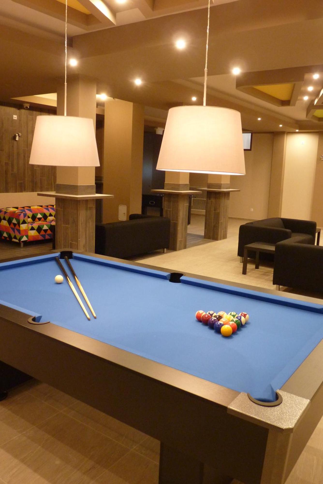 Parton Hotel & Bowling Tiszakecske Exterior photo